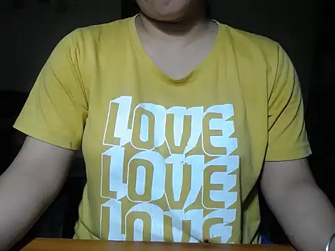 Snapshot of rekha_09 chatting on 10.30.25 rekha 09 online show from 10.30.25