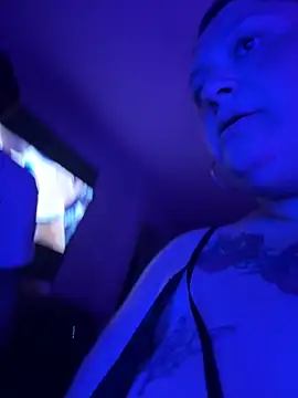 Snapshot of bbwbubbles77 chatting on 12.15.25 bbwbubbles77 online show from 12.15.25