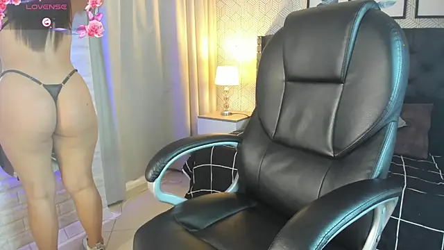 sophie  blare online show from 11.25.25