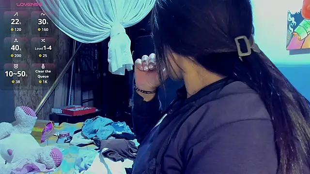 Zaphyra18 online show from 02.02.26