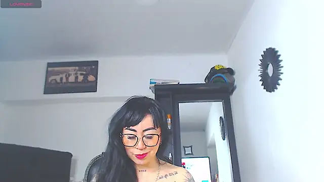 Snapshot of Vicky_hotmilf chatting on 07.08.26 Vicky hotmilf online show from 07.08.26