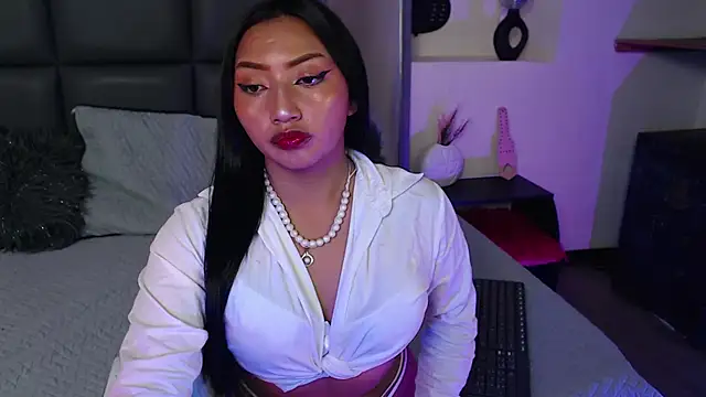 Snapshot of Isabella_Diamon chatting on 09.09.25 Isabella Diamon online show from 09.09.25