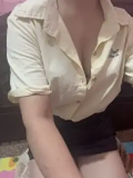 Snapshot of Thu_yaha chatting on 05.08.26 Thu yaha online show from 05.08.26