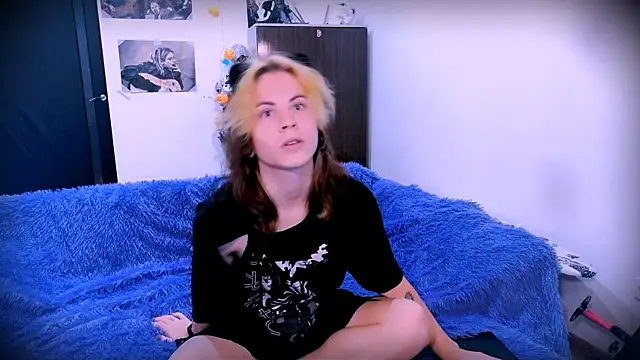 Snapshot of SparkyFerret chatting on 09.28.25 SparkyFerret online show from 09.28.25