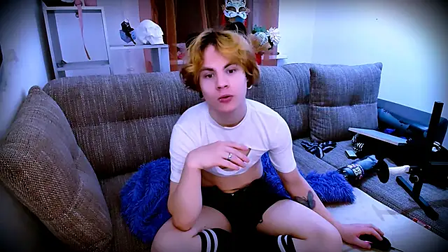 Snapshot of SparkyFerret chatting on 11.20.25 SparkyFerret online show from 11.20.25