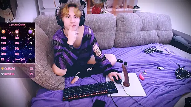 Snapshot of SparkyFerret chatting on 11.23.25 SparkyFerret online show from 11.23.25