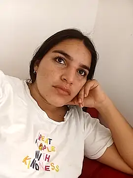 Snapshot of chloe_90 chatting on 09.29.25 chloe 90 online show from 09.29.25