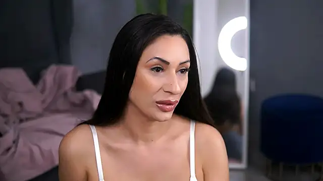 Snapshot of SarahMystique chatting on 11.20.25 SarahMystique online show from 11.20.25