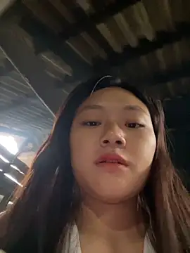 mai-xinh online show from 11.17.25