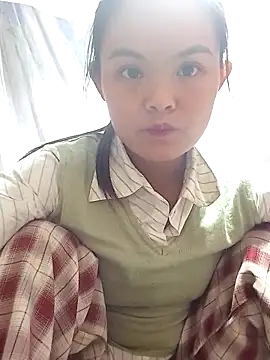 xinhxinhcute online show from 10.30.25