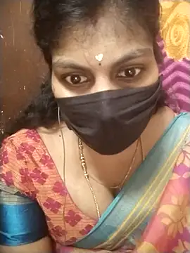 Snapshot of Nithiila chatting on 09.20.25 Nithiila online show from 09.20.25