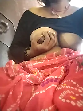 Snapshot of Bebo_Sweety143 chatting on 11.05.25 Bebo Sweety143 online show from 11.05.25