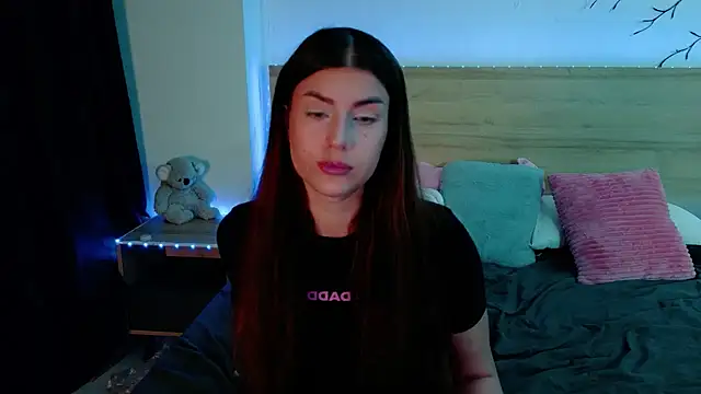 Bella Davis love online show from 12.13.25