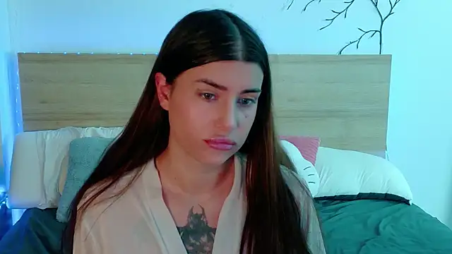 Bella Davis love online show from 12.14.25