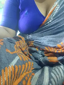 Snapshot of desi_boudi87 chatting on 05.10.26 desi boudi87 online show from 05.10.26