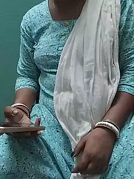 Snapshot of desi_boudi87 chatting on 06.09.26 desi boudi87 online show from 06.09.26