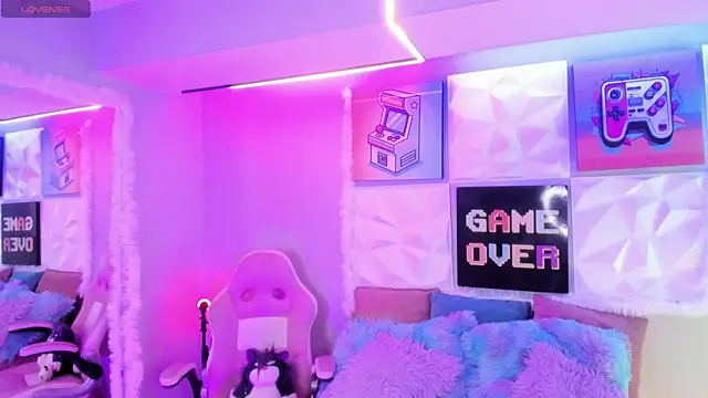 LindaWz  online show from 01.09.26