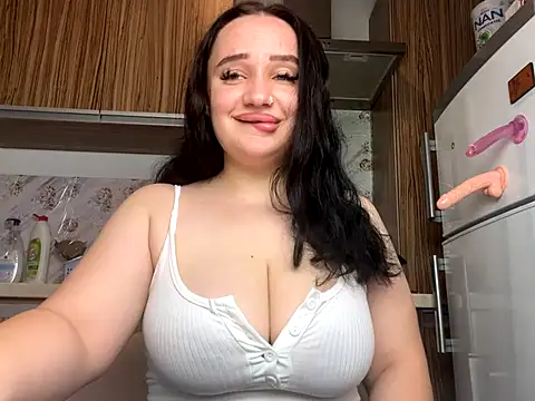 curvybombb online show from 10.12.25