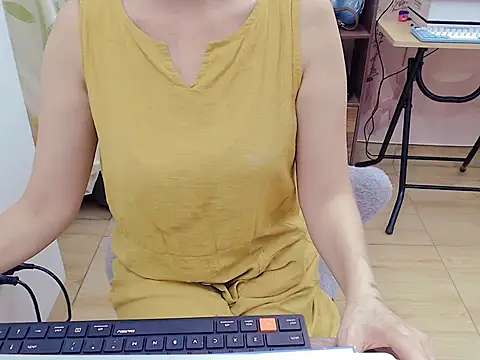 Snapshot of Funnygirl_9x chatting on 05.14.26 Funnygirl 9x online show from 05.14.26