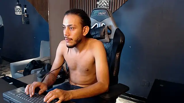 Boss Domiinator online show from 09.12.25