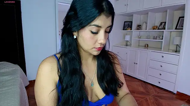 nina moen online show from 11.04.25