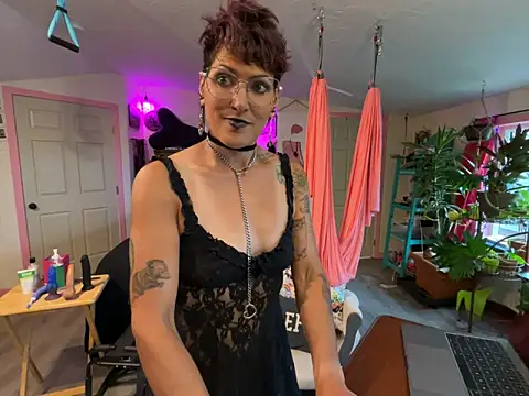 kinkycanner online show from 04.11.26