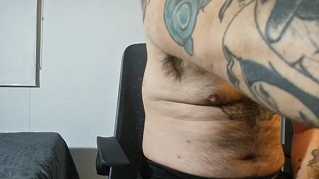 Snapshot of DaddyBear__ chatting on 09.23.25 DaddyBear online show from 09.23.25