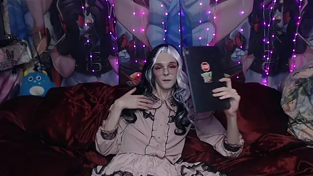 Snapshot of yutachka chatting on 11.14.25 yutachka online show from 11.14.25