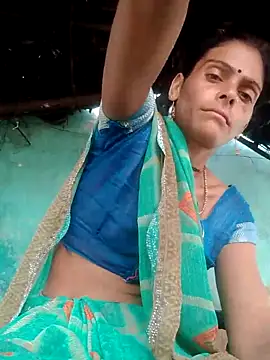 Snapshot of H_seema chatting on 10.22.25 H seema online show from 10.22.25