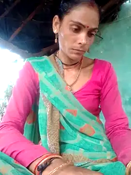 Snapshot of H_seema chatting on 10.26.25 H seema online show from 10.26.25