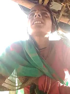 Snapshot of H_seema chatting on 11.13.25 H seema online show from 11.13.25