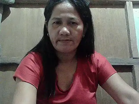 Snapshot of hotmama_063 chatting on 12.18.25 hotmama 063 online show from 12.18.25