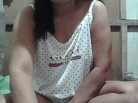 Snapshot of hotmama_063 chatting on 01.13.26 hotmama 063 online show from 01.13.26