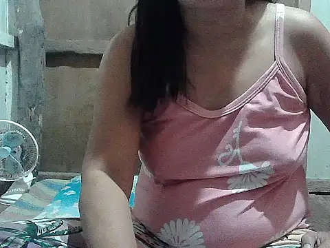 Snapshot of hotmama_063 chatting on 02.05.26 hotmama 063 online show from 02.05.26