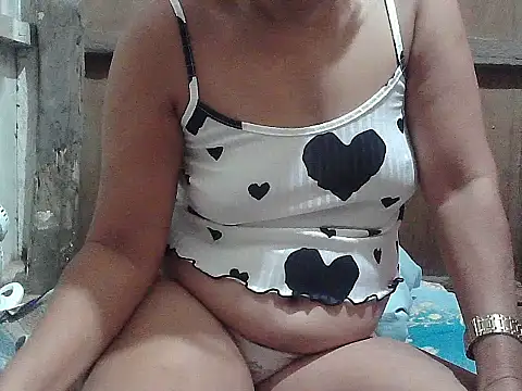 Snapshot of hotmama_063 chatting on 02.06.26 hotmama 063 online show from 02.06.26