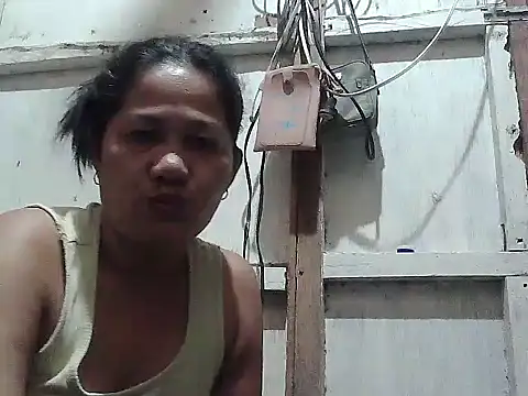 Snapshot of hotmama_063 chatting on 02.27.26 hotmama 063 online show from 02.27.26