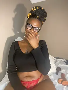 Snapshot of Moonzy77 chatting on 11.20.25 Moonzy77 online show from 11.20.25