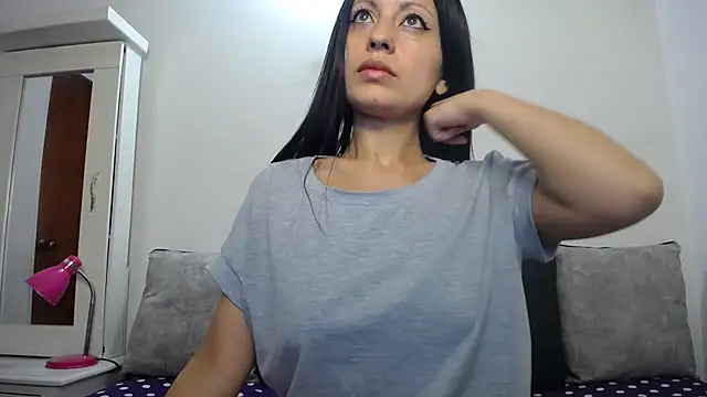 Snapshot of Taylormegan chatting on 10.24.25 Taylormegan online show from 10.24.25