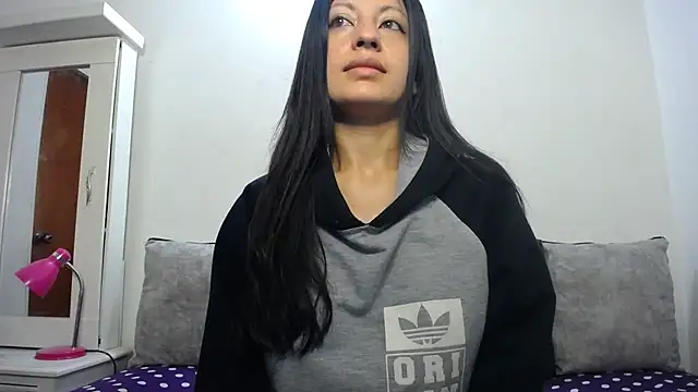 Snapshot of Taylormegan chatting on 11.04.25 Taylormegan online show from 11.04.25