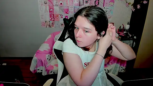 Acid Kate online show from 11.21.25