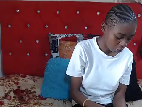 SweetSlenderChoc online show from 11.26.25