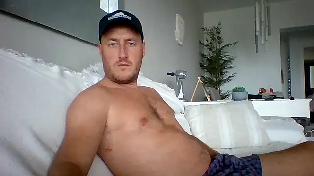 Londonlad818 online show from 10.28.25