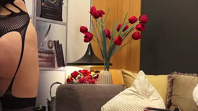 Mia Swano online show from 02.08.26