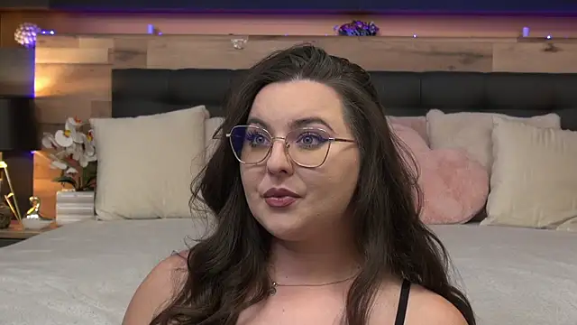 Mia Swano online show from 07.28.26