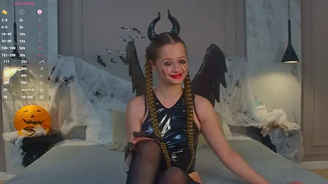 Snapshot of Mary_Parksy chatting on 10.31.25 Mary Parksy online show from 10.31.25