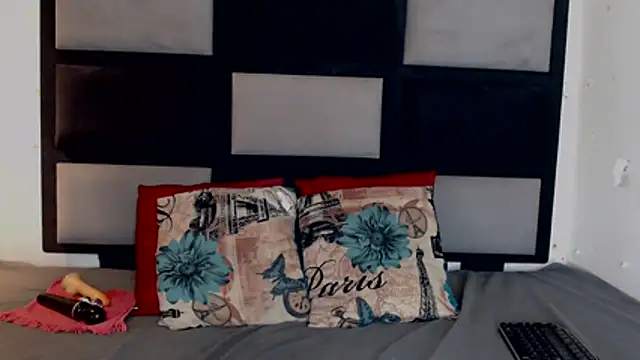 Snapshot of Freaky-boobs chatting on 12.04.25 Freaky-boobs online show from 12.04.25