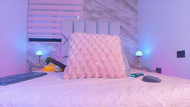 collet 1 online show from 11.20.25