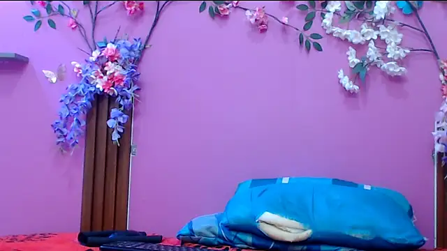 skinnysofia18 online show from 10.25.25