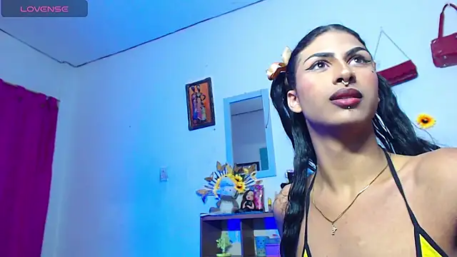 Snapshot of Sharasexy1 chatting on 11.03.25 Sharasexy1 online show from 11.03.25