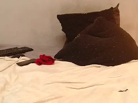 Snapshot of ROYALASS25 chatting on 03.08.25 ROYALASS25 online show from 03.08.25